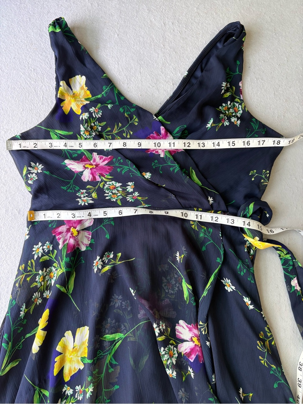 DKNY Navy Floral Faux Wrap Midi Chiffon Dress with Tie Waist Sz 10 - Picture 3 of 10